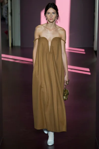 Look 9
